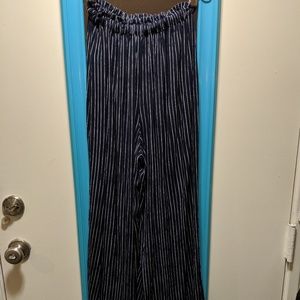 Wide leg pants in excellent condition.